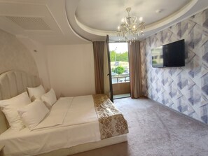 Comfort Triple Room | Free WiFi, bed sheets - Delin Hotel (Yerevan)
