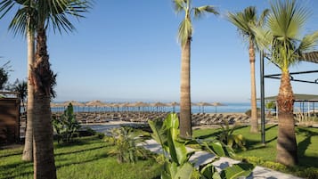 Private beach, free beach cabanas, sun-loungers, beach umbrellas