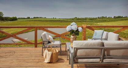Schönes Ferienlandhaus mit Großem Garten Direkt am Wasser