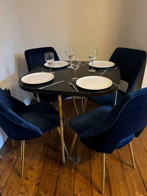 Apartment | Dining - Inviting 3-bed Apartment in Newcastle Upon Tyne (Newcastle-upon-Tyne)