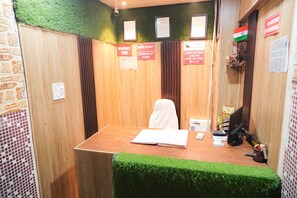 Reception - Roomshala 155 Hotel JPC (New Delhi)