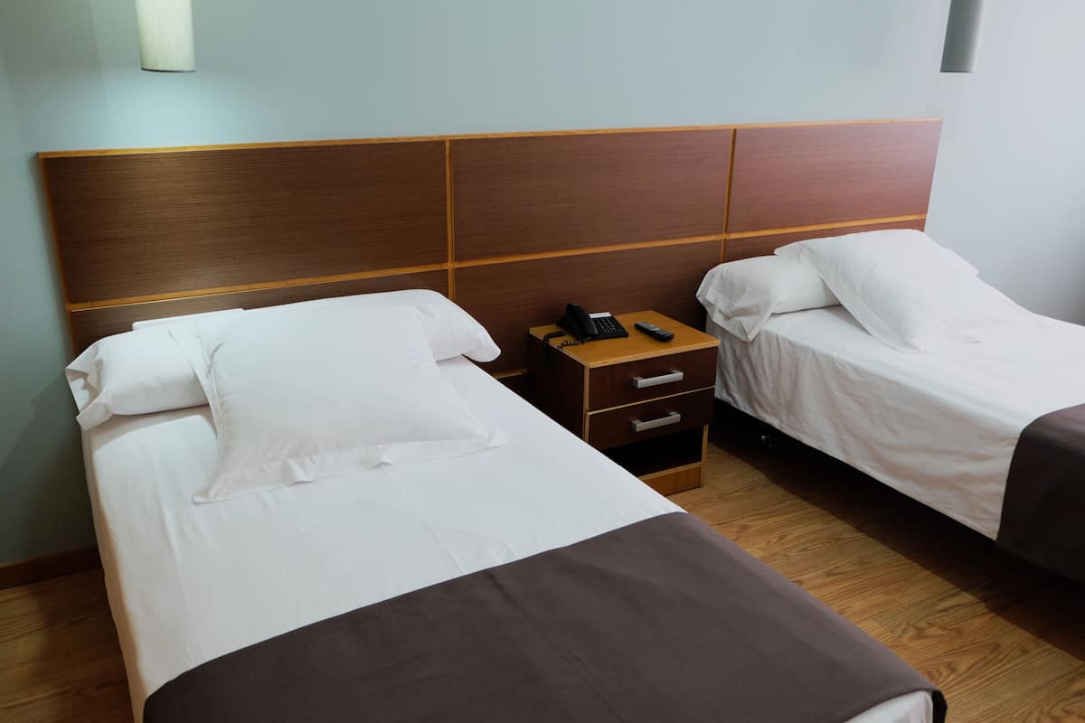 Twin Room | 1 bedroom, premium bedding, down duvets, soundproofing
