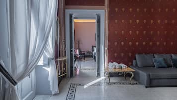 Suite | 1 dormitori, escriptori i espai de treball apte per a portàtils