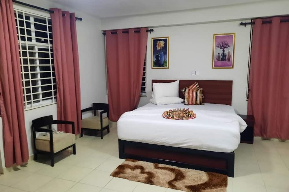 EFUA ANOAH HOTEL & APARTMENT