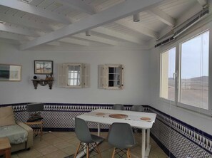 Dining - Laylas Beach Art House (El Cotillo)