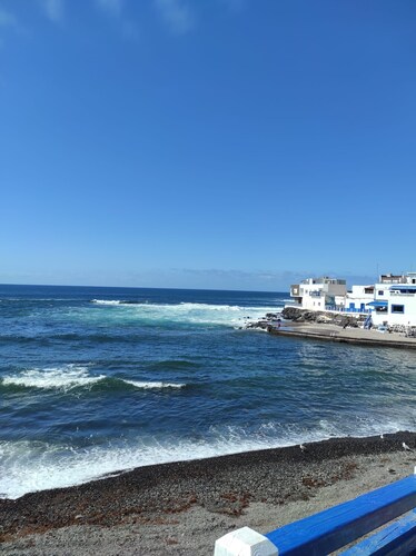 Laylas Beach Art House