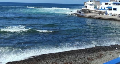 Laylas Beach Art House