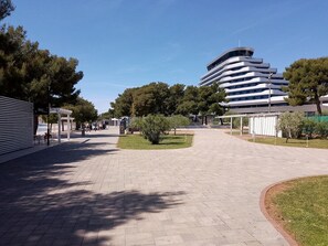 Property grounds - Apartment "luka" (Vodice)