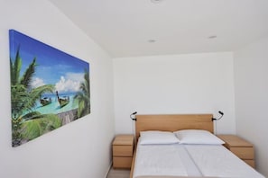 1 bedroom, in-room safe, travel cot, free WiFi