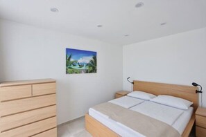 1 bedroom, in-room safe, travel cot, free WiFi - Apartment "luka" (Vodice)