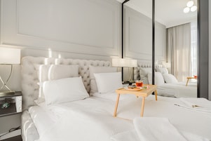 1 habitación, decoración personalizada y muebles diferentes 