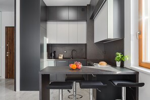 Premium Apartment | Private kitchen - ShortStayPoland Premium Herbu Korczak P2 (Warsaw)