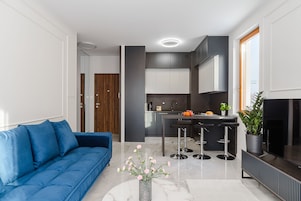 1 habitación, decoración personalizada y muebles diferentes 