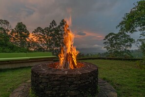 Property grounds - The Cavern, Luxury Cave Stay in Hill Country Sri Lanka (Agrapatana)