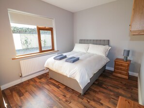 6 bedrooms, individually decorated, individually furnished, free WiFi - The Garden Cottage (Newry)