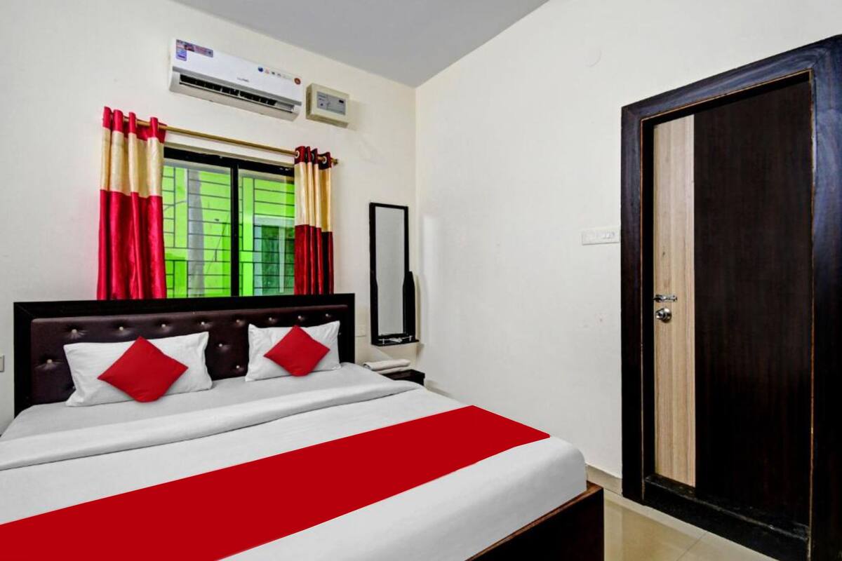 Deluxe-Doppelzimmer, Stadtblick | Schreibtisch, schallisolierte Zimmer, kostenloses WLAN, Bettwäsche