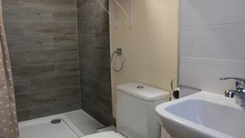 House | Bathroom | Shower, free toiletries, hair dryer, towels