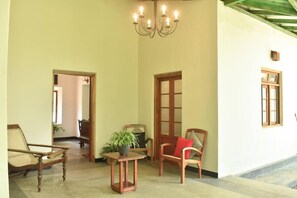 Villa | Interior - Charming & Historical 3-bed Bungalow in Hikkaduwa (Gonapinuwala)