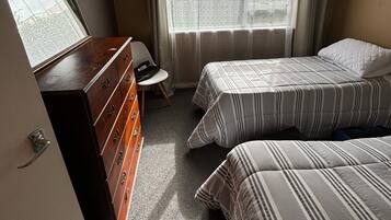 2 Schlafzimmer, BĂŒgeleisen/BĂŒgelbrett, WLAN, BettwĂ€sche