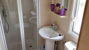 Cabin | Bathroom | Shower, hair dryer