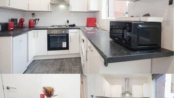 House | Private kitchen | Fridge, oven, stovetop, electric kettle