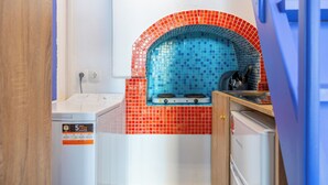Toaster, paper towels - Kali Strata 2 - Downtown (Symi)