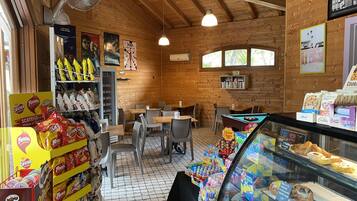 Chalet | Dining