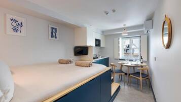 Coffres-forts dans les chambres, fer et planche à repasser