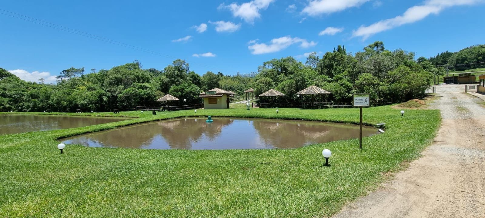 23-inch TV with satellite channels, streaming services