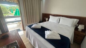 Quarto casal econômico | Wi-Fi de cortesia, roupa de cama