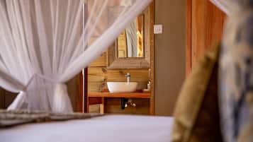 In-room safe, desk, laptop workspace, bed sheets