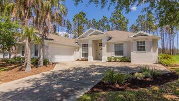 House, 4 Bedrooms | Exterior