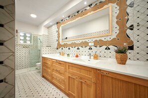 Apartment | Bathroom