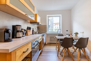 Condo | Private kitchen | Fridge, microwave, oven, stovetop - Krause deine Wohlfühloase in Bielefeld (Bielefeld)
