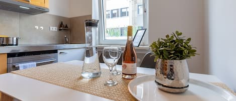 Condo | Cuisine privée | Réfrigérateur, four à micro-ondes, un four, surface de cuisson