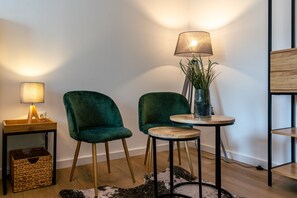 Condo | Living area | Flat-screen TV - Krause deine Wohlfühloase in Bielefeld (Bielefeld)