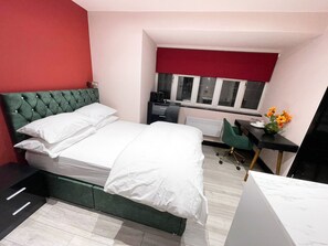 1 chambre, fer et planche à repasser, Wi-Fi, draps fournis
