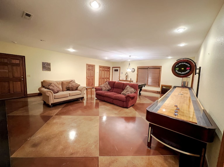 Family Friendly Cabin With Mountain Views - Hiawassee, GA