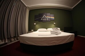 Individually decorated, desk, soundproofing, free WiFi - STAY Hybrid Youth Hostel (Thessaloniki)