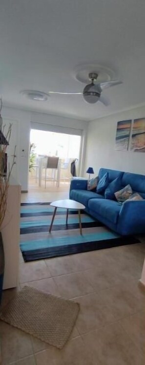 Smart TV, books, stereo - Appartement de Luxe Face au Golf (Ciudad Quesada)