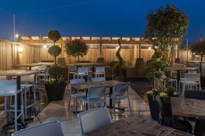 Outdoor dining - The John Russell Fox Wetherspoon (Andover)