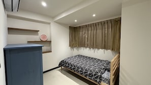 3 bedrooms, bed sheets