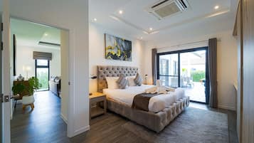 Executive Villa | 3 bedrooms, iron/ironing board, free WiFi, bed sheets