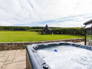 Property grounds - Brookway Lodge (Holywell)