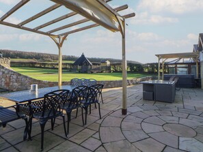 Cottage | Outdoor dining