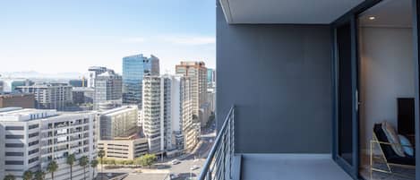 Apartment (2 Bedrooms) | Front of property