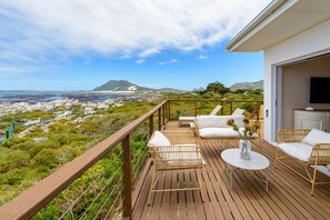 House (4 Bedrooms) | Terrace/patio - Villa Vista (Betty's Bay)