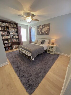 2 chambres, fer et planche à repasser, Wi-Fi, draps fournis