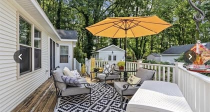 Adorable Bungalow Near Hospital, University, Hike/Bike Trails and Museums!