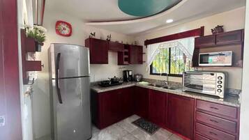 Fridge, oven, stovetop